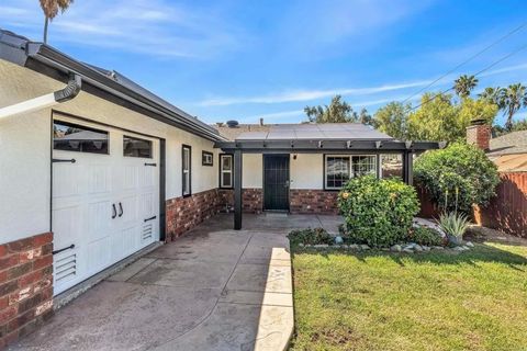 Photo of 13055 Lindo Lane, Lakeside, CA 92040 (MLS # PTP2603037)