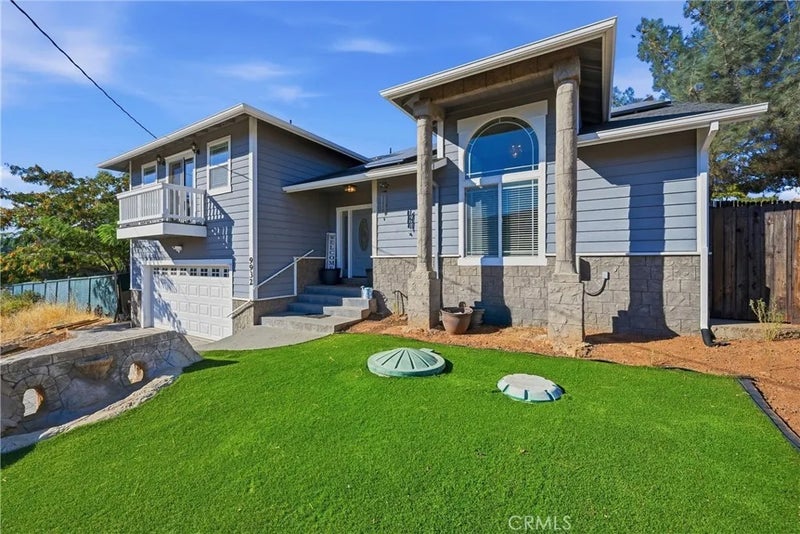 9932 Fairway Drive