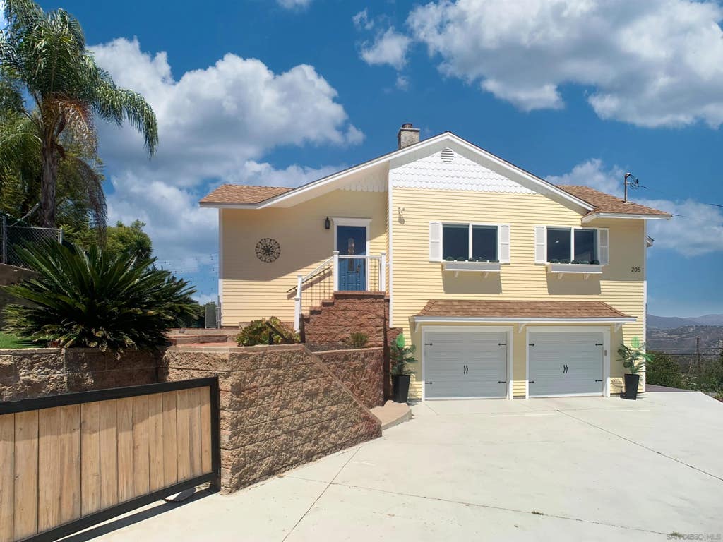 Photo of 205 Highline Trail, El Cajon, CA 92021 (MLS # 260011249)