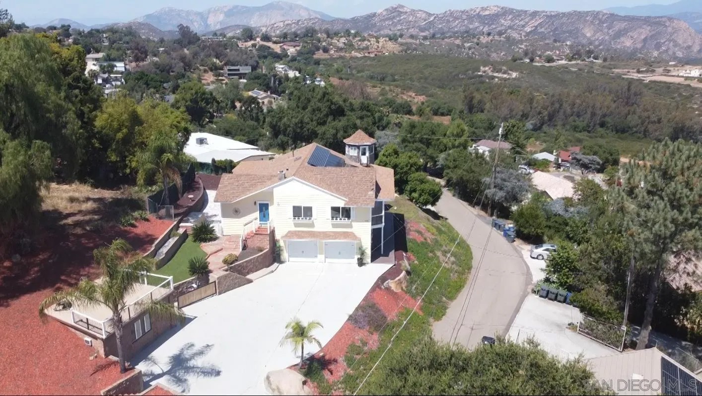 205 HIGHLINE TRAIL