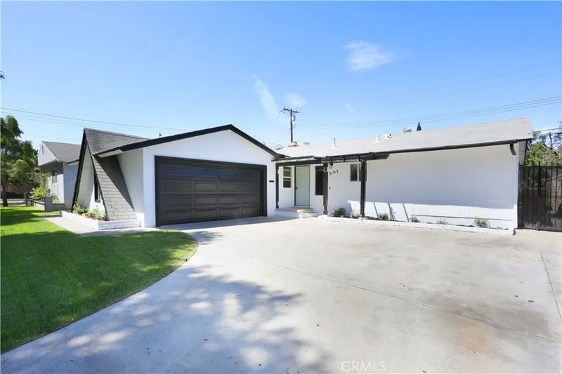 2105 W Hall