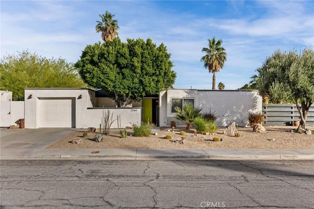 Photo of 2564 N Aurora Drive, Palm Springs, CA 92262 (MLS # TR26001569)