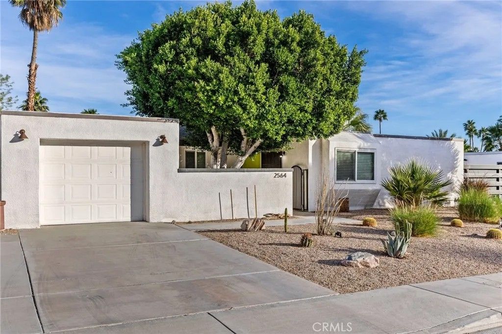 Photo of 2564 N Aurora Drive, Palm Springs, CA 92262 (MLS # TR26001569)