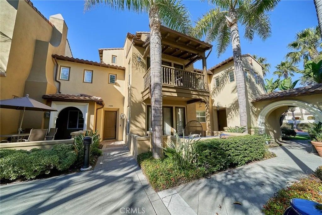 Photo of 21386 Armilla Cir, Huntington Beach, CA 92648 (MLS # OC26028280)