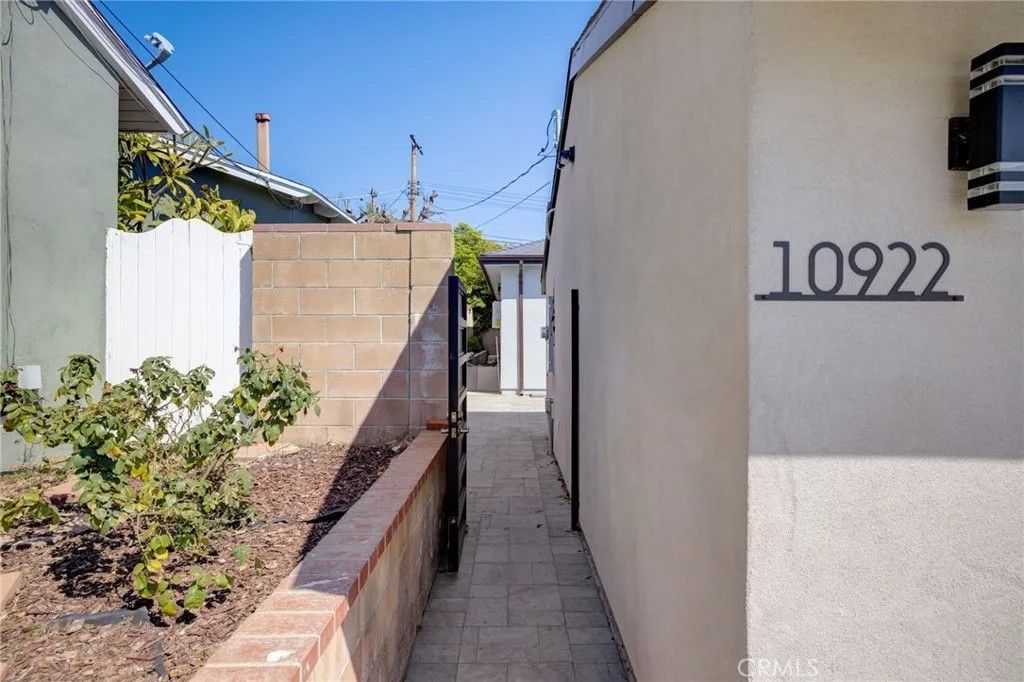 Photo of 10922 Garden Grove Avenue, Porter Ranch, CA 91326 (MLS # BB26011804)