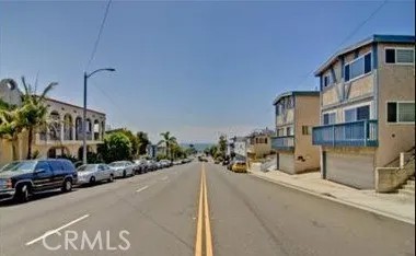 637 Manhattan Beach Boulevard