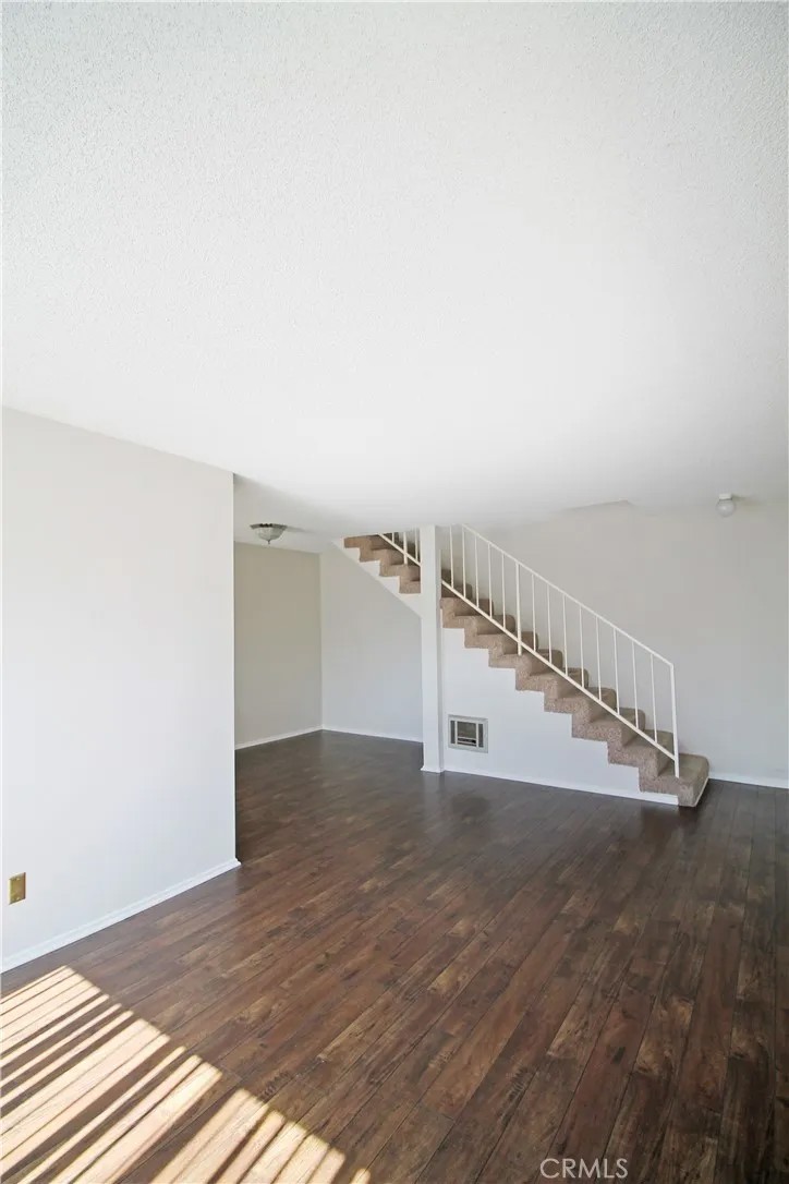637 Manhattan Beach Boulevard