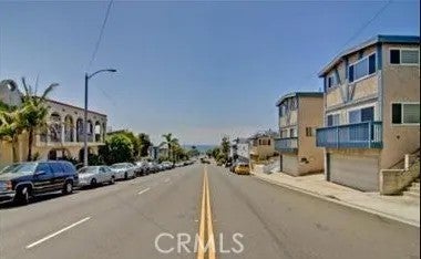 637 Manhattan Beach Boulevard
