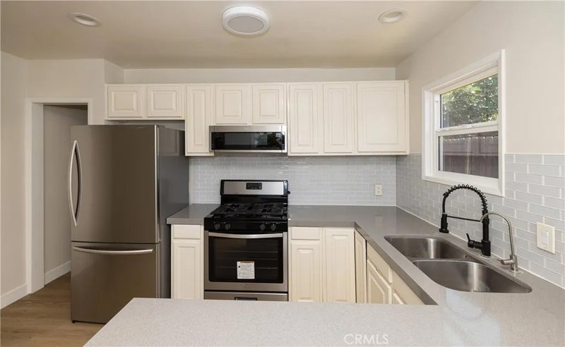 8022 Artesia