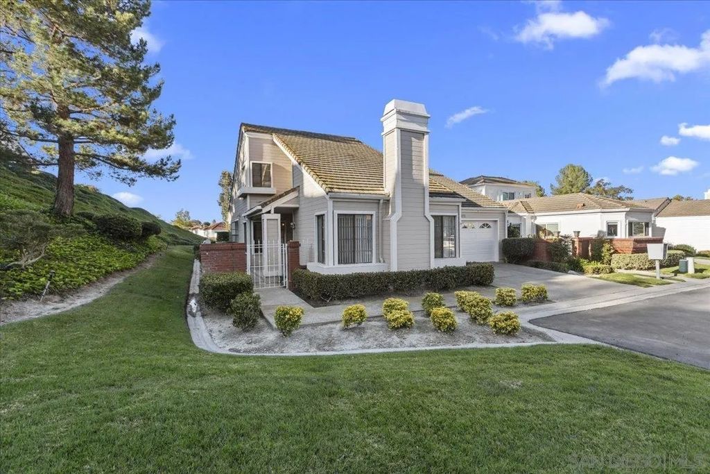 Photo of 28192 Alava, Mission Viejo, CA 92692 (MLS # 260003037)