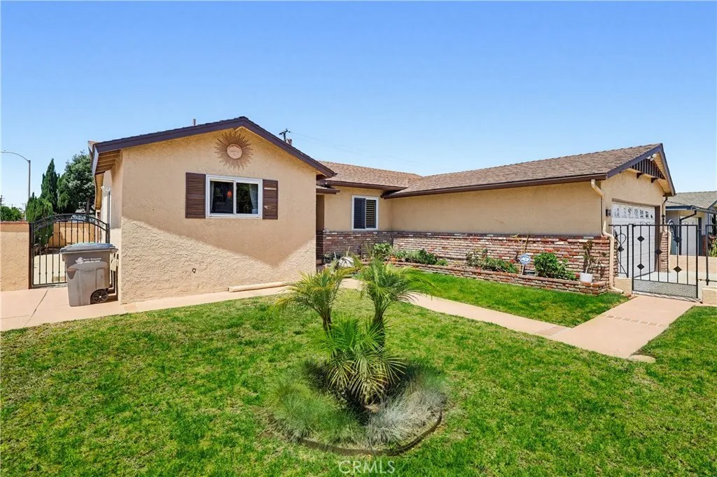 555 W Shadwell