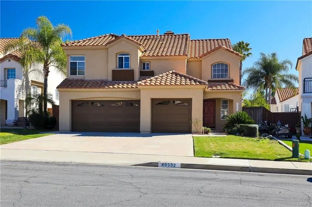 Photo of 40002 Fairwood CIR, Murrieta, CA 92562 (MLS # SW26098152)