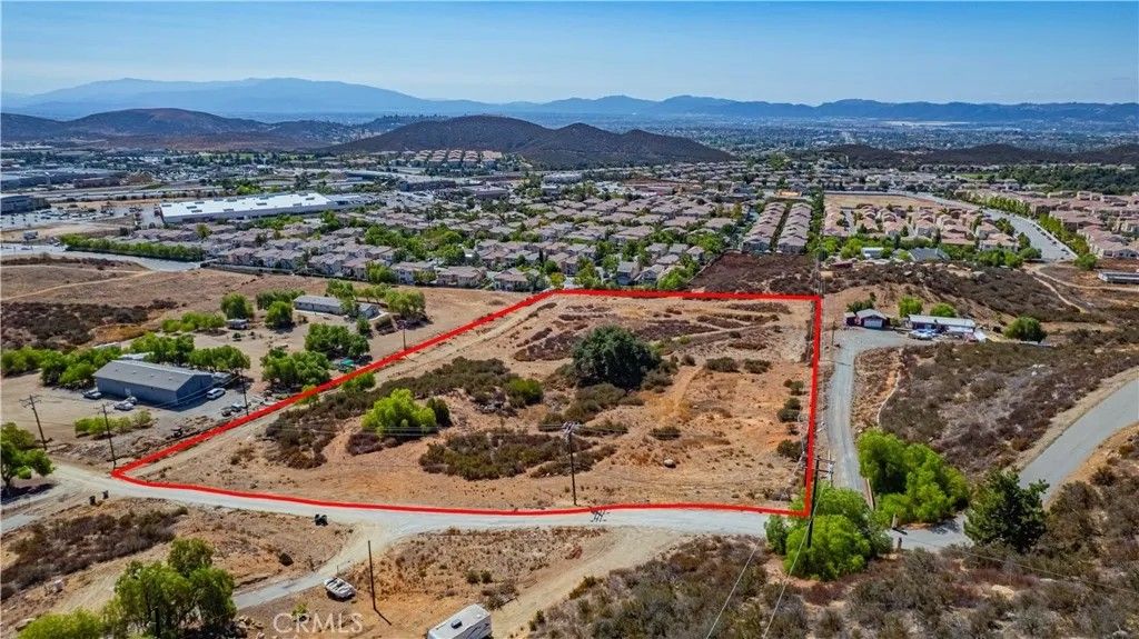 Photo of 0 Linnel, Murrieta, CA 92593 (MLS # SW25215800)