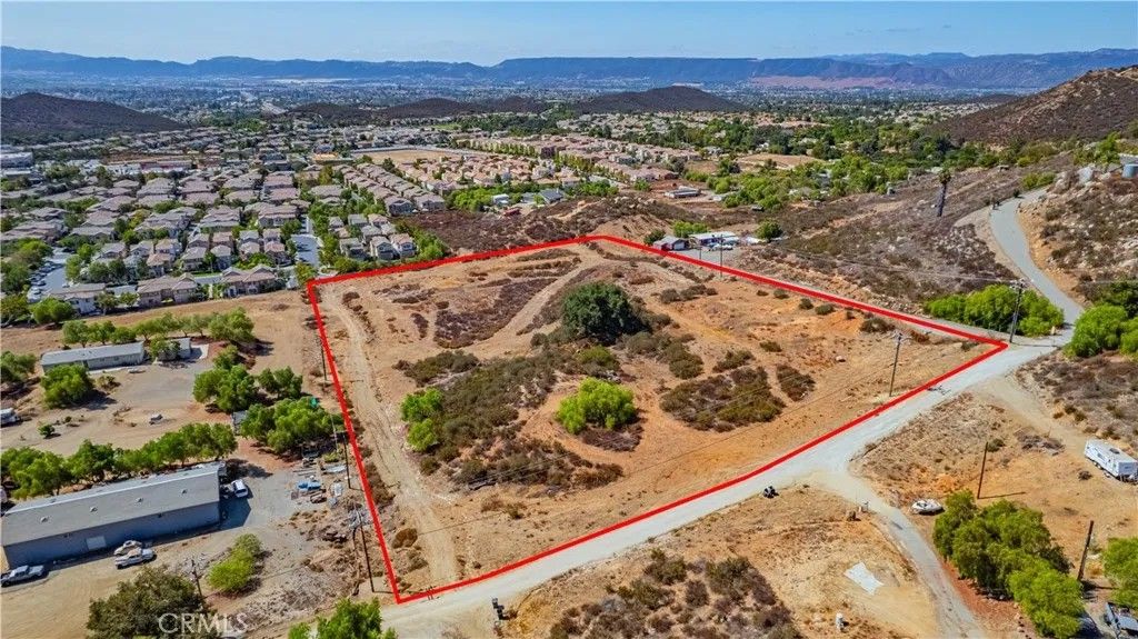 Photo of 0 Linnel, Murrieta, CA 92593 (MLS # SW25215800)