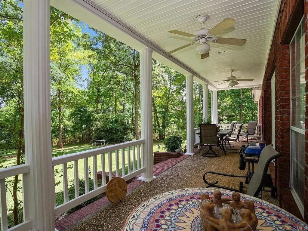 590 Shoreline Drive