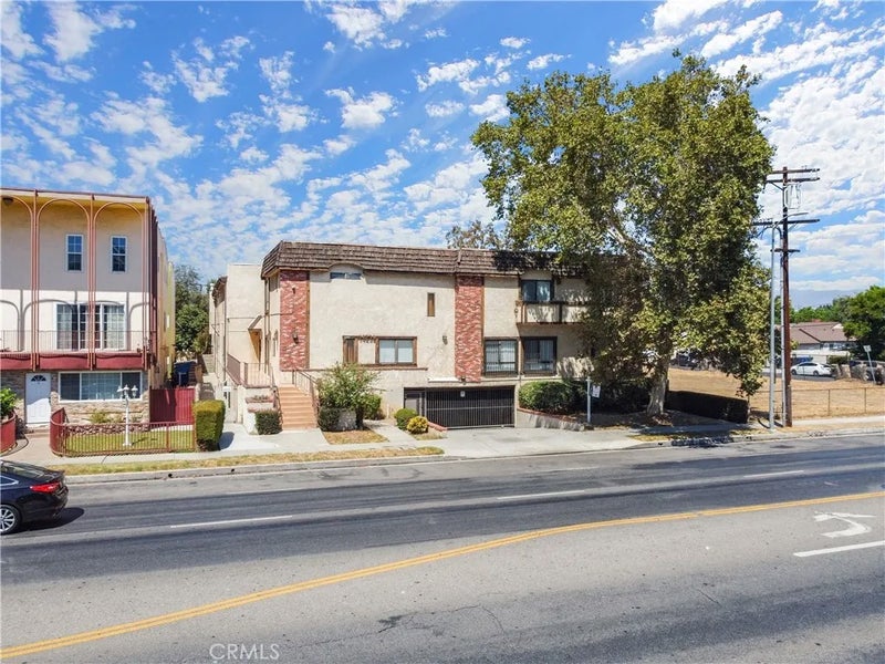 14239 Sherman Way 3