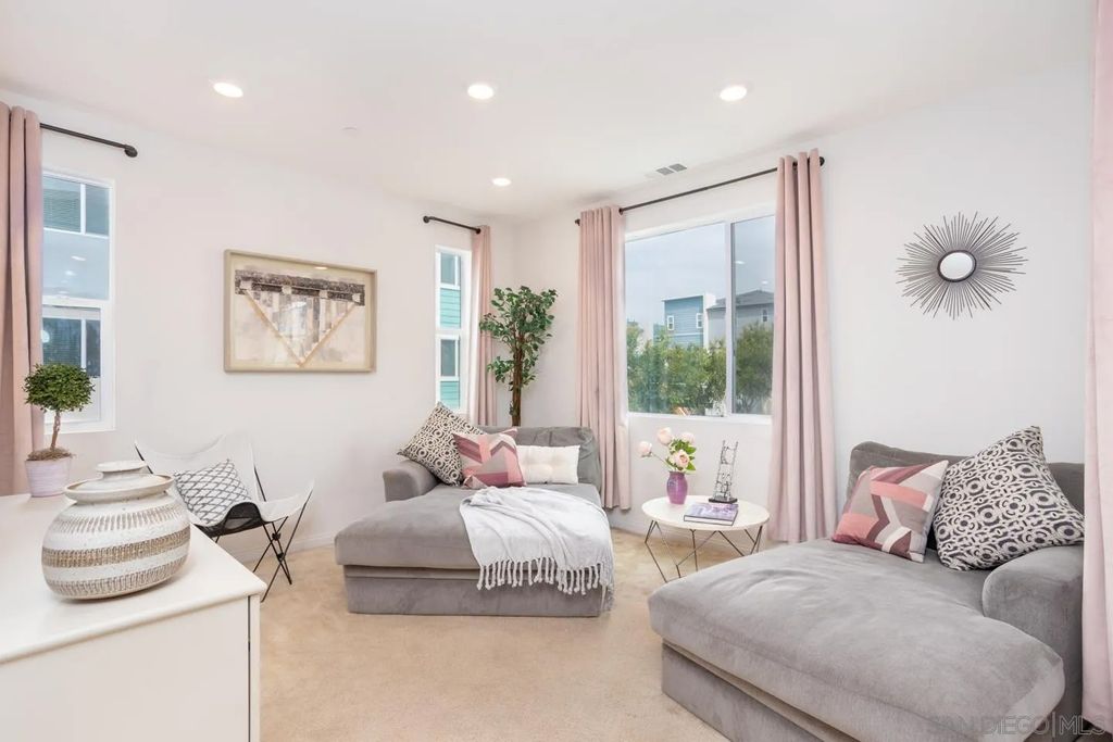 Photo of 1978 Edison Court, Chula Vista, CA 91915 (MLS # 260011930)