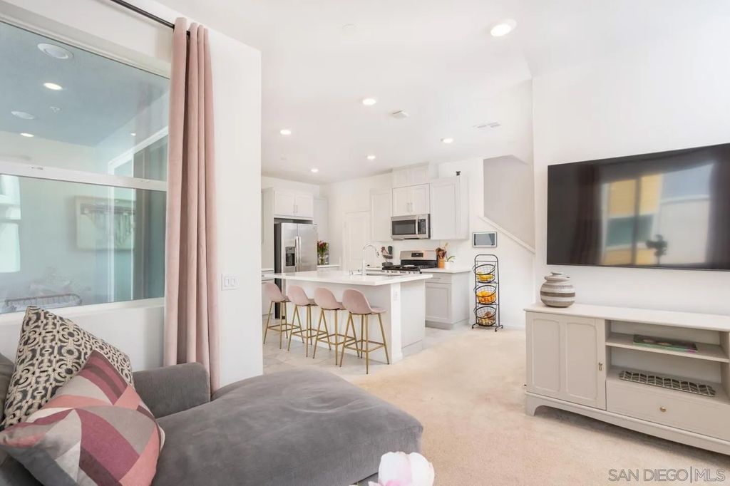 Photo of 1978 Edison Court, Chula Vista, CA 91915 (MLS # 260011930)