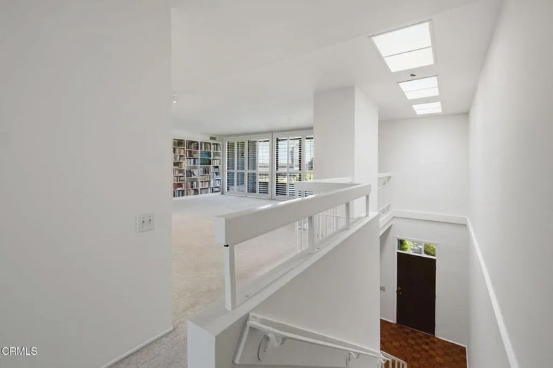 885 S Orange Grove Boulevard 20