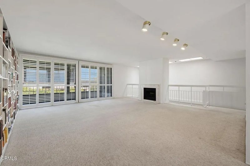 885 S Orange Grove Boulevard 20