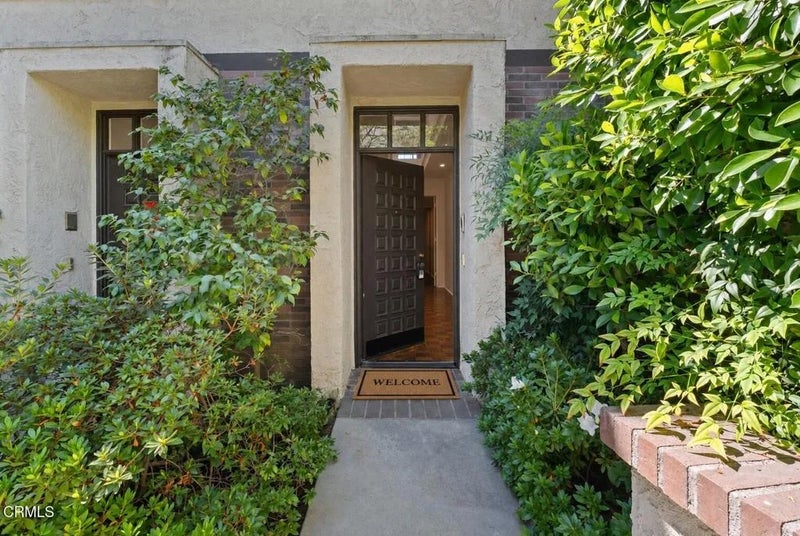 885 S Orange Grove Boulevard 20