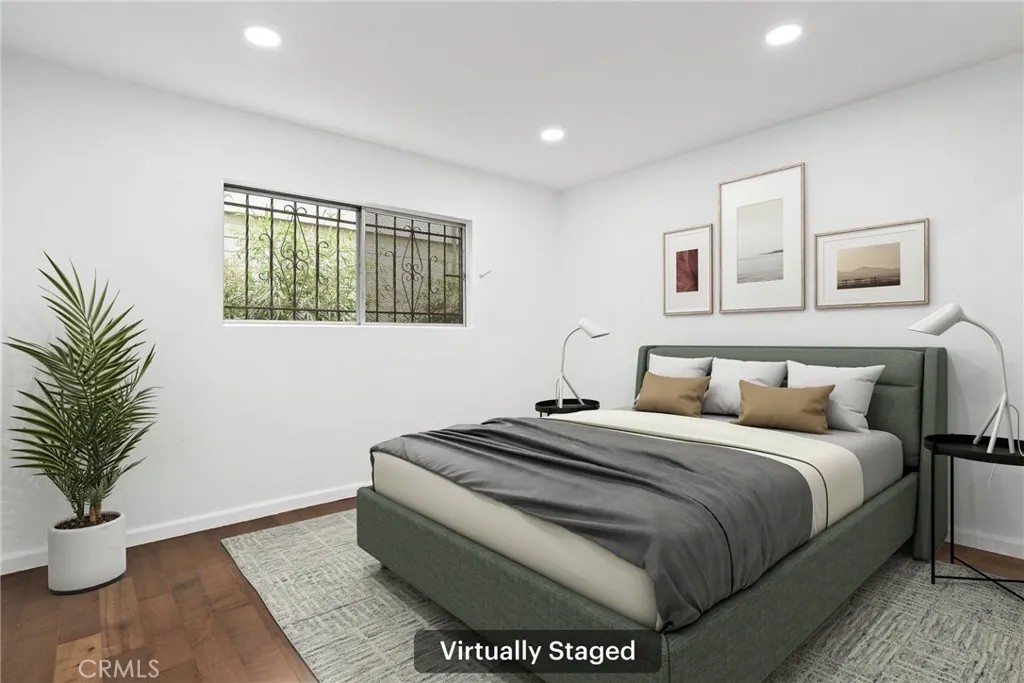 1045 N Kings Road 105