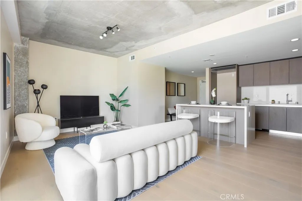 380 Cordova Street 407