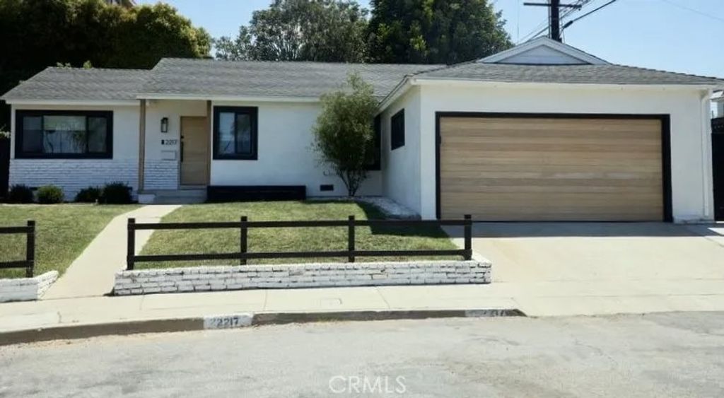 Photo of 2217 190th St, Redondo Beach, CA 90278 (MLS # OC26049992)