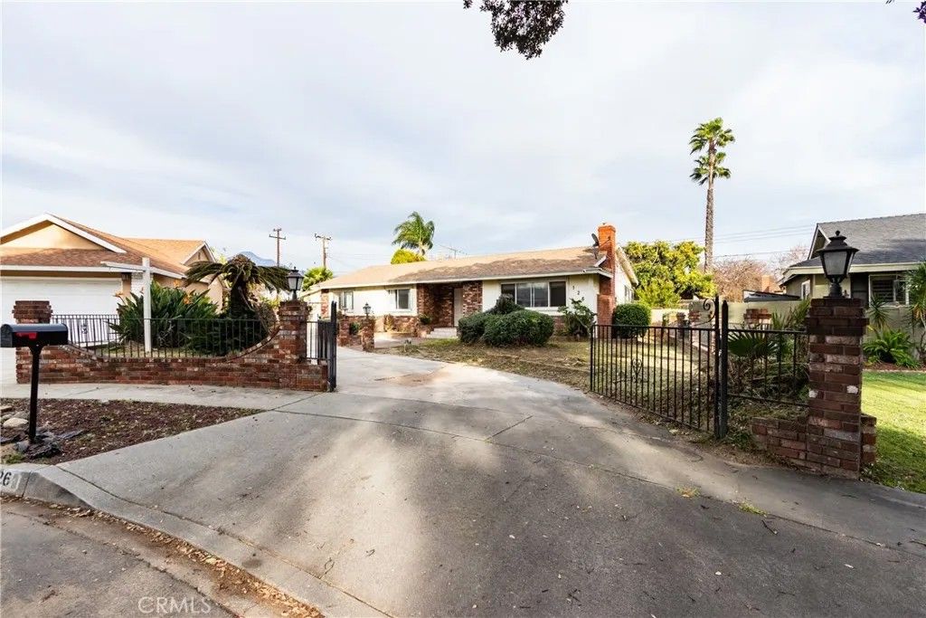 Photo of 126 Irving, Upland, CA 91786 (MLS # HD26023647)