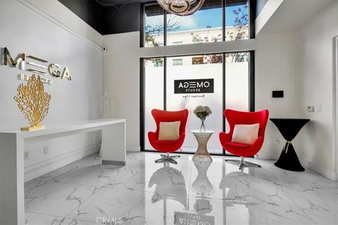 Tiny photo for 300 E 4th Street #103, Long Beach, CA 90802 (MLS # PW26015137)