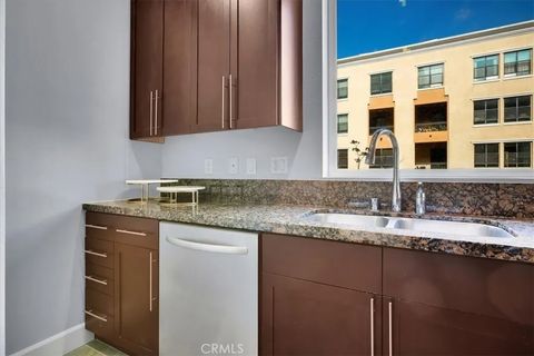 Tiny photo for 300 E 4th Street #103, Long Beach, CA 90802 (MLS # PW26015137)