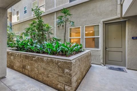Tiny photo for 300 E 4th Street #103, Long Beach, CA 90802 (MLS # PW26015137)