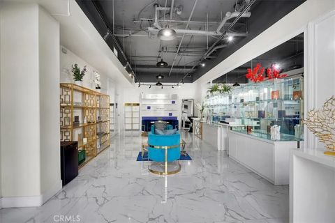 Tiny photo for 300 E 4th Street #103, Long Beach, CA 90802 (MLS # PW26015137)