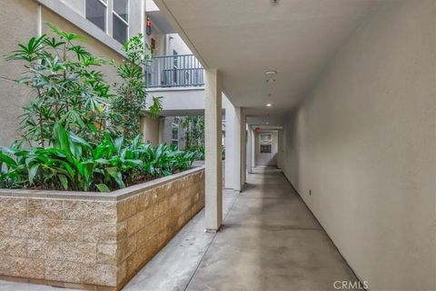 Tiny photo for 300 E 4th Street #103, Long Beach, CA 90802 (MLS # PW26015137)