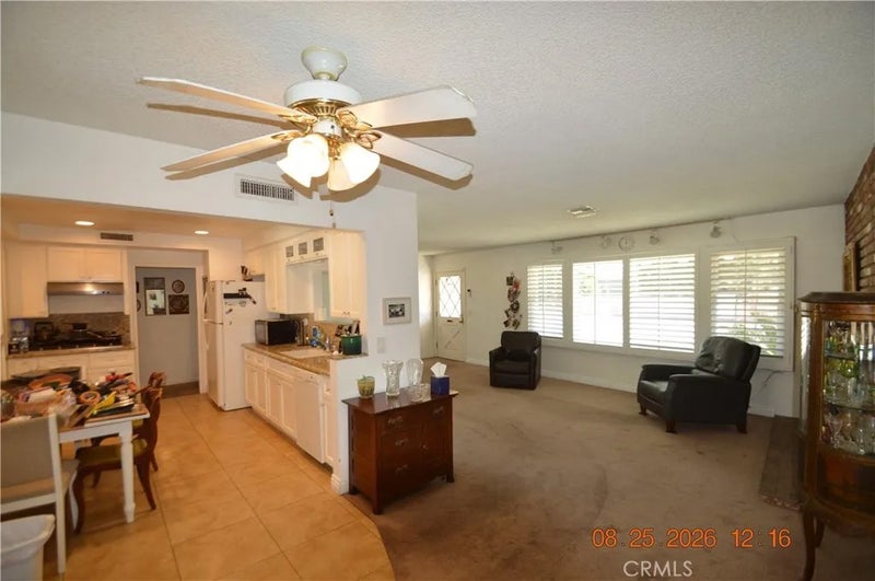 851 S Danbrook