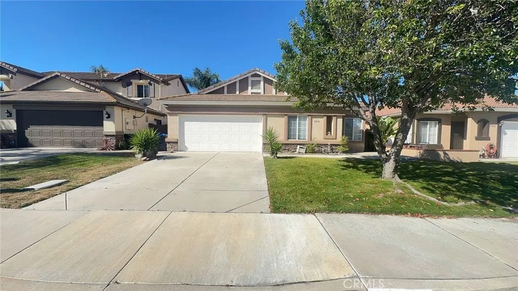 Photo of 27531 Sierra Madre, Murrieta, CA 92563 (MLS # IV26127084)