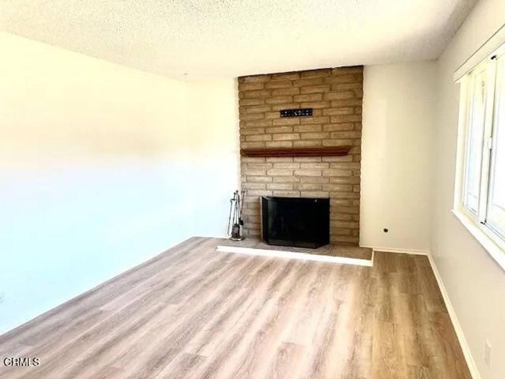 Photo of 535 Lawnwood Way, Oxnard, CA 93030 (MLS # V1-35558)