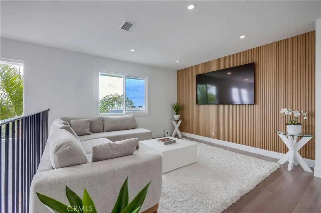 605 E Avenida San Juan