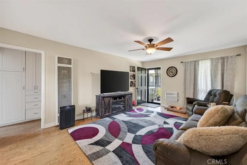 660 S Glassell 12