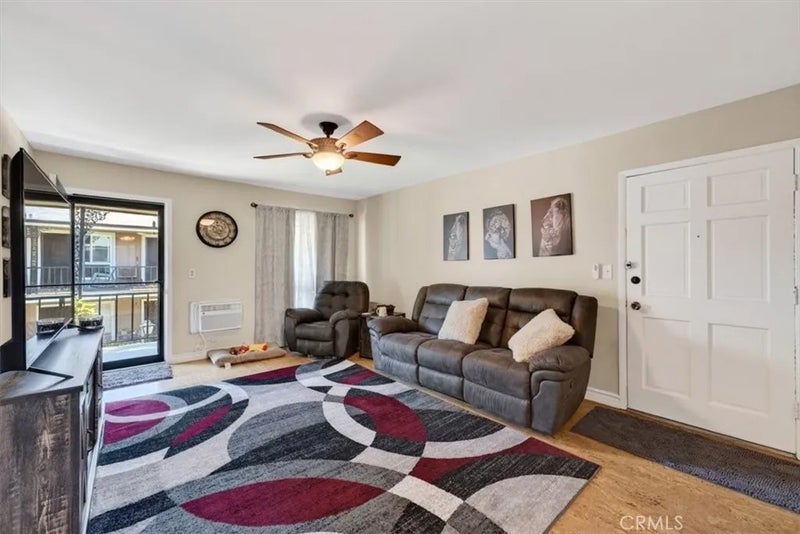 660 S Glassell 12