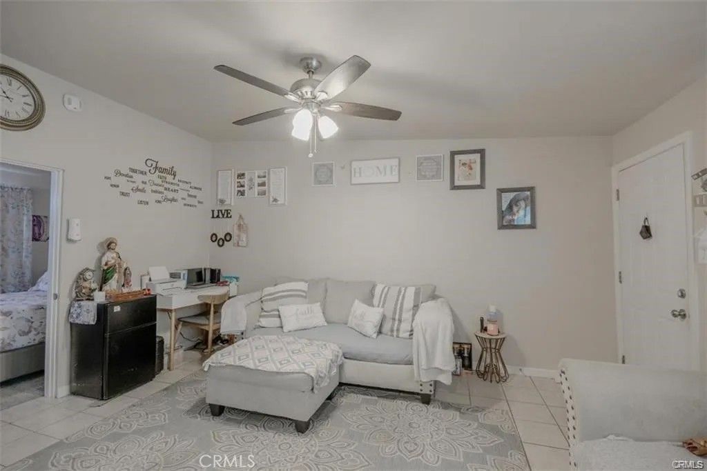 Photo of 587 El Placer Rd, Palm Springs, CA 92264 (MLS # CV26063632)