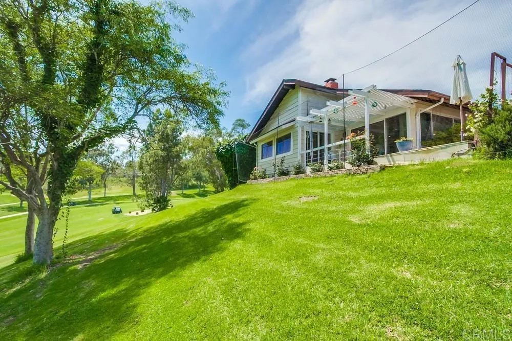 1129 La Casa Drive