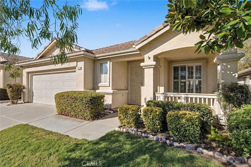 Photo of 28920 Raintree Dr, Menifee, CA 92584 (MLS # SB25256619)