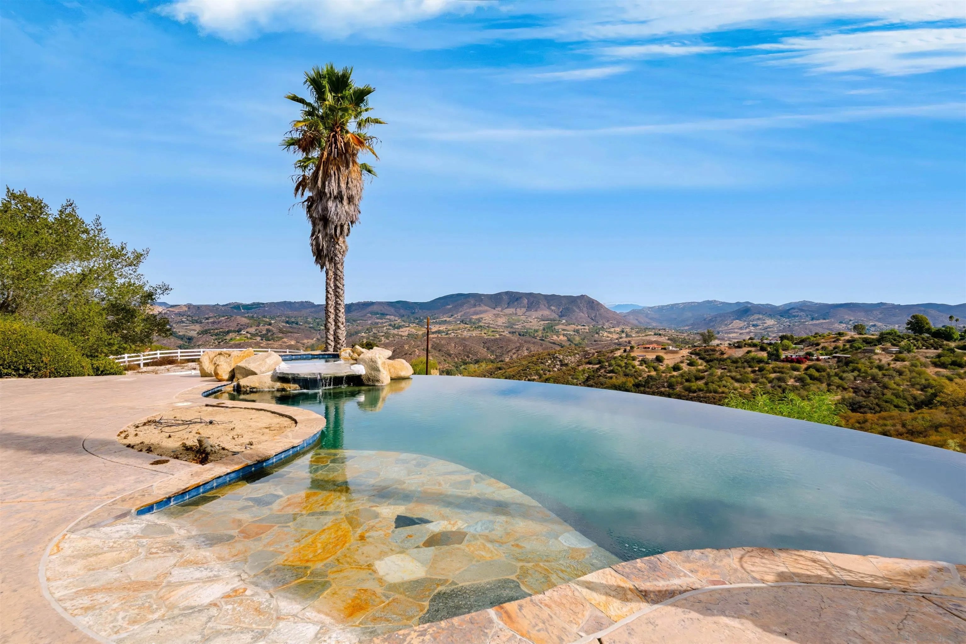 991 River Oaks
