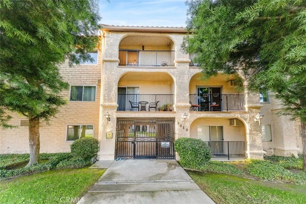 Photo of 3010 Montrose Avenue #26, La Crescenta, CA 91214 (MLS # GD26013077)