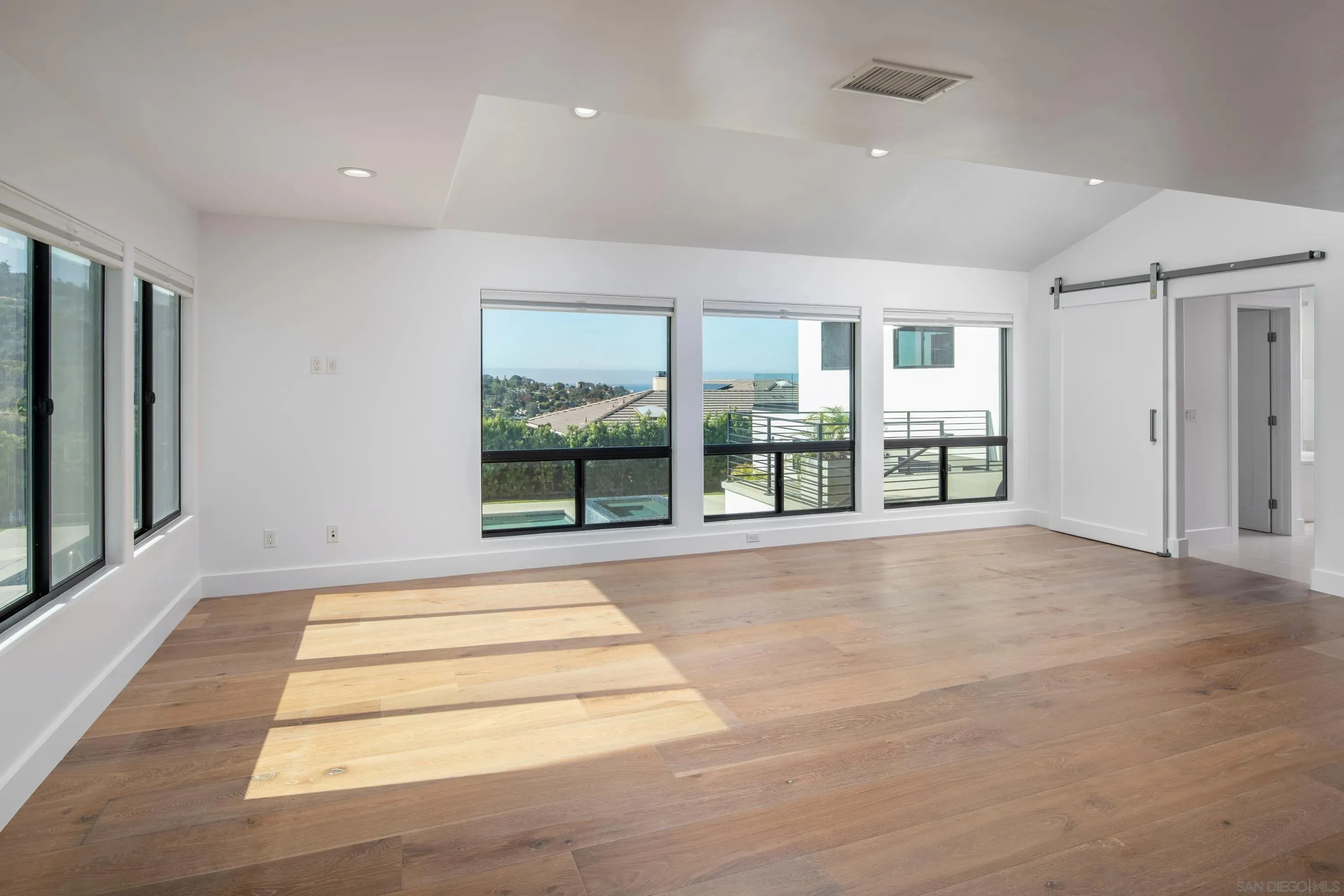 La Jolla, California 92037, United States, 5 Bedrooms Bedrooms, ,6 BathroomsBathrooms,Residential,Active,159638