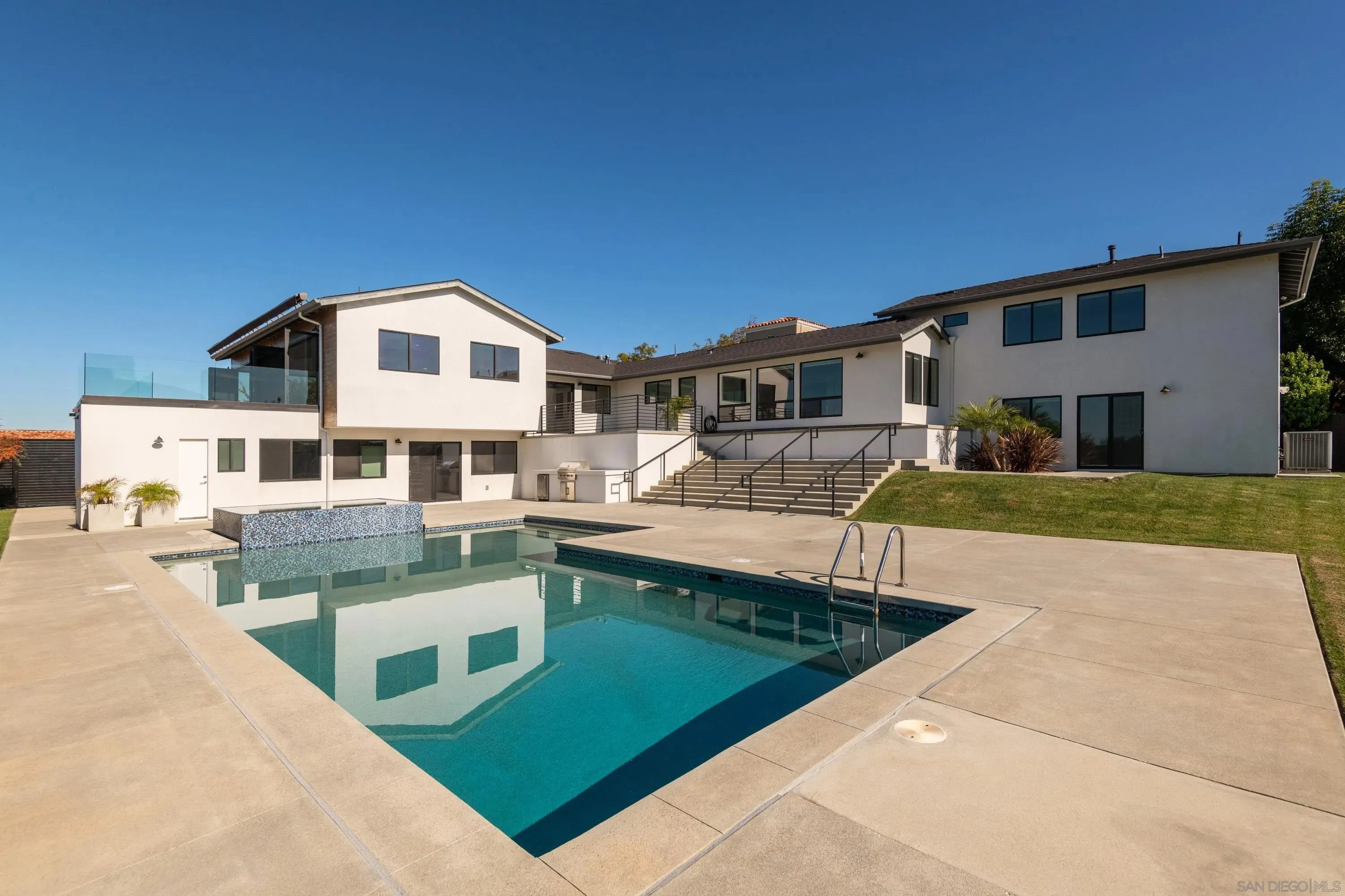 La Jolla, California 92037, United States, 5 Bedrooms Bedrooms, ,6 BathroomsBathrooms,Residential,Active,159638