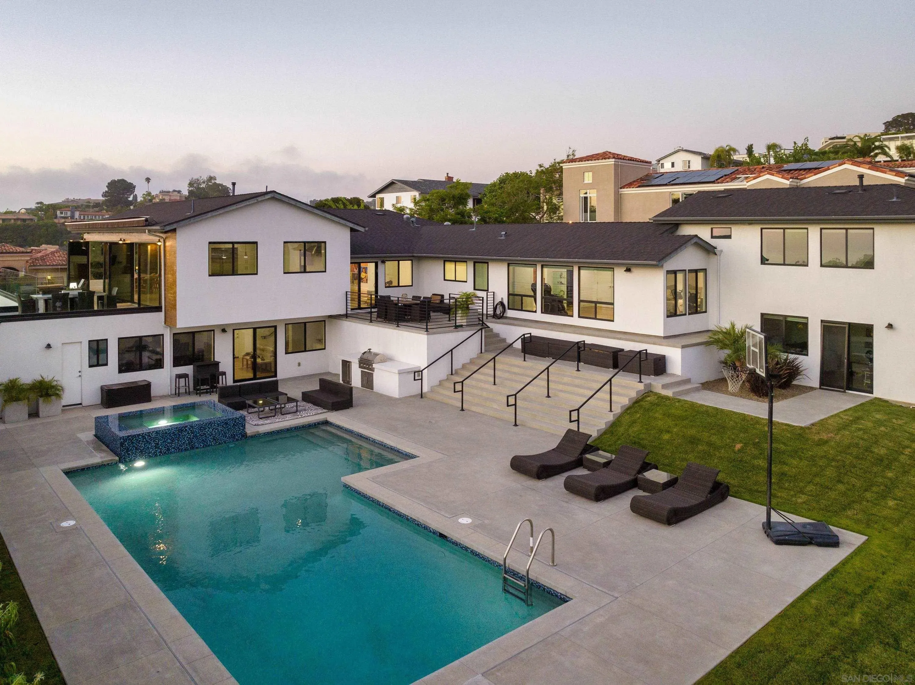 La Jolla, California 92037, United States, 5 Bedrooms Bedrooms, ,6 BathroomsBathrooms,Residential,Active,159638