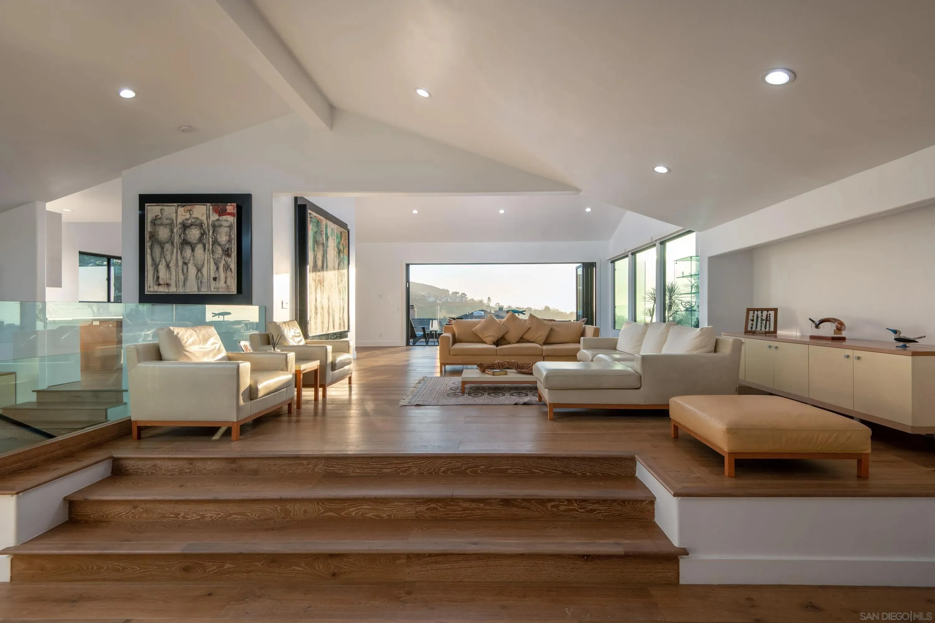 La Jolla, California 92037, United States, 5 Bedrooms Bedrooms, ,6 BathroomsBathrooms,Residential,Active,159638