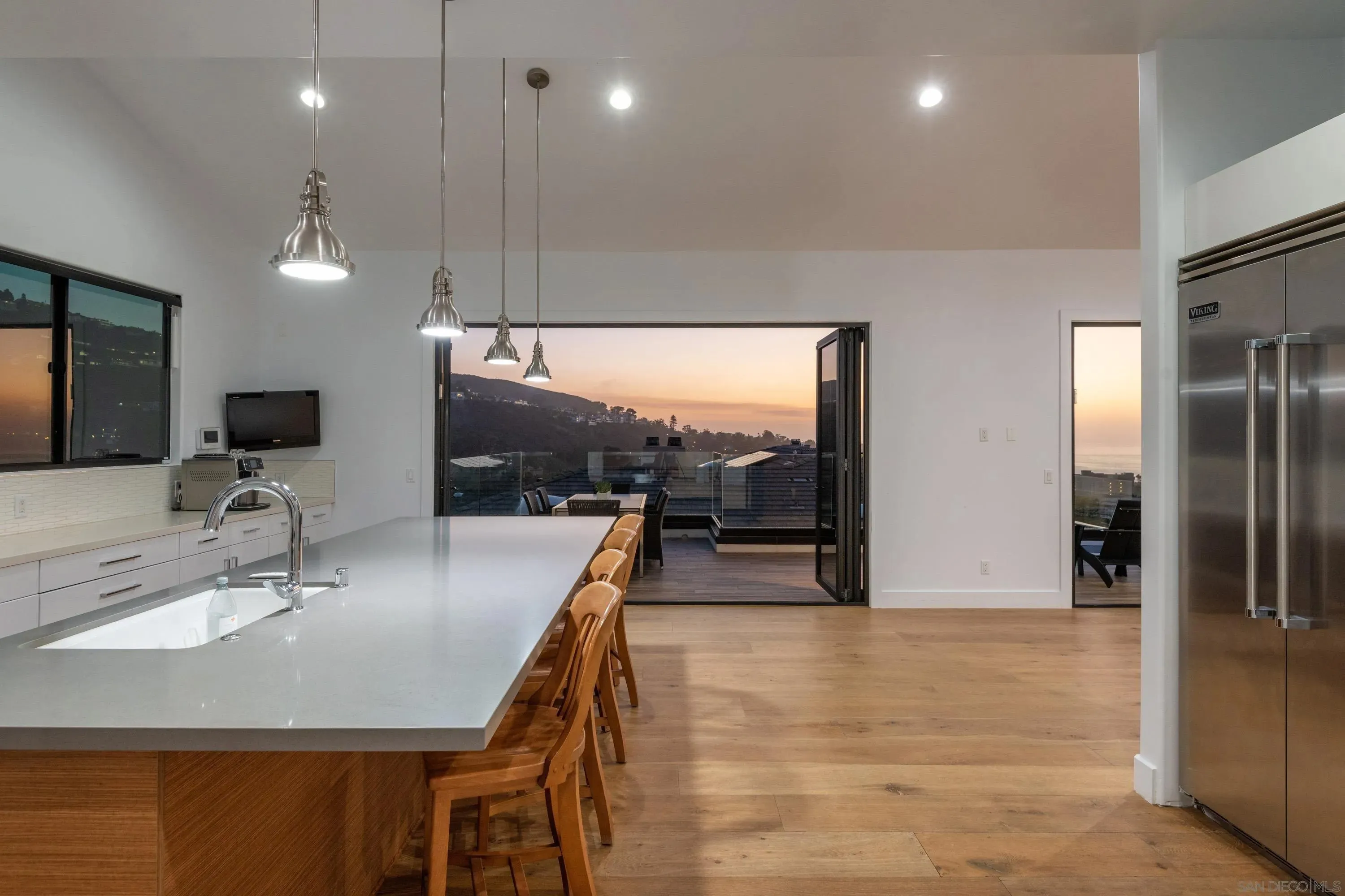 La Jolla, California 92037, United States, 5 Bedrooms Bedrooms, ,6 BathroomsBathrooms,Residential,Active,159638